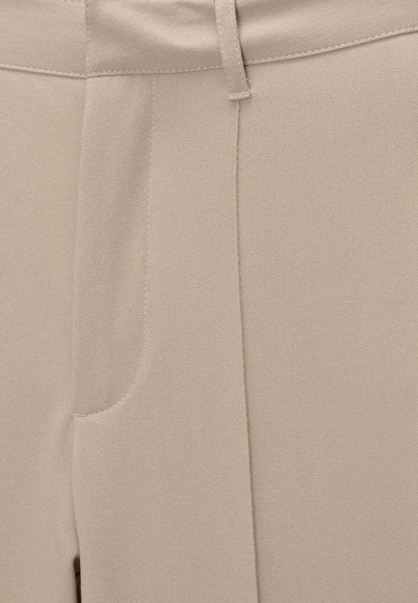 PULL&BEAR SEAMED