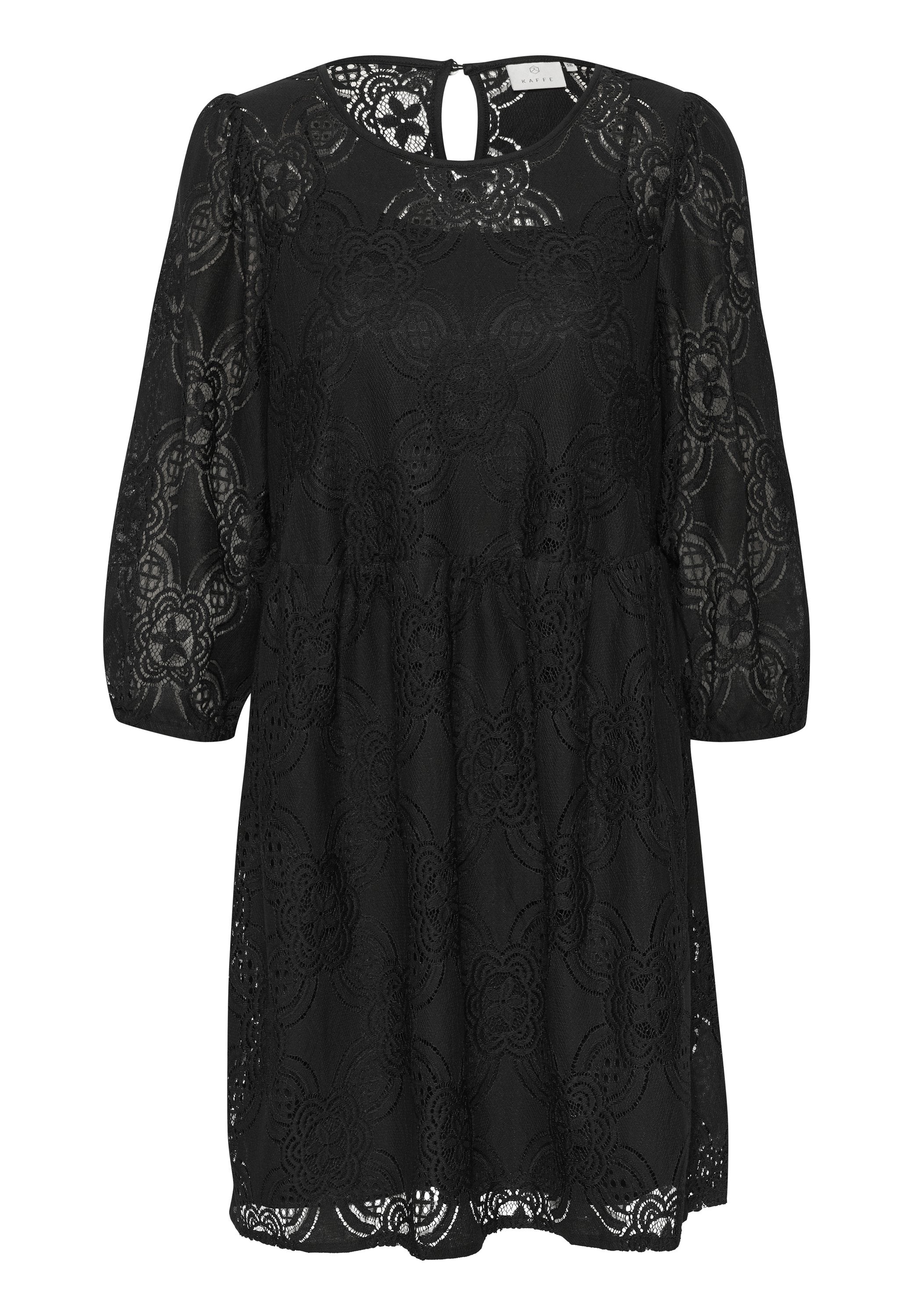 Schwarzes Spitzenkleid mit Rundhalsausschnitt, Dreiviertelärmeln, floralem Muster, betontem Taillenschnitt und einem Schlüsselaugen-Detail im Rücken.