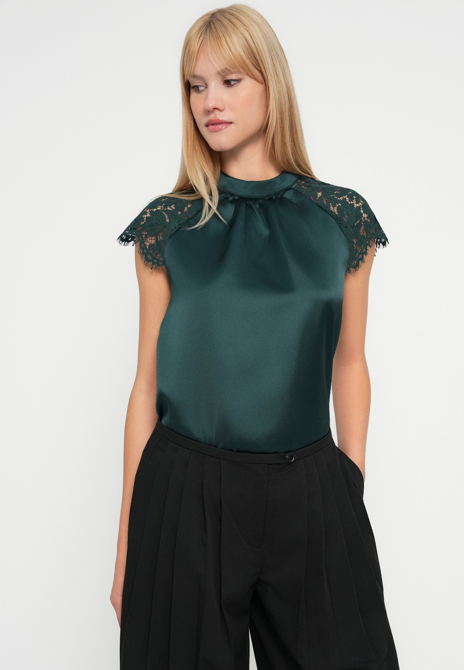 Vero Moda VMTRINE SUPER WIDE PLEATED PANT