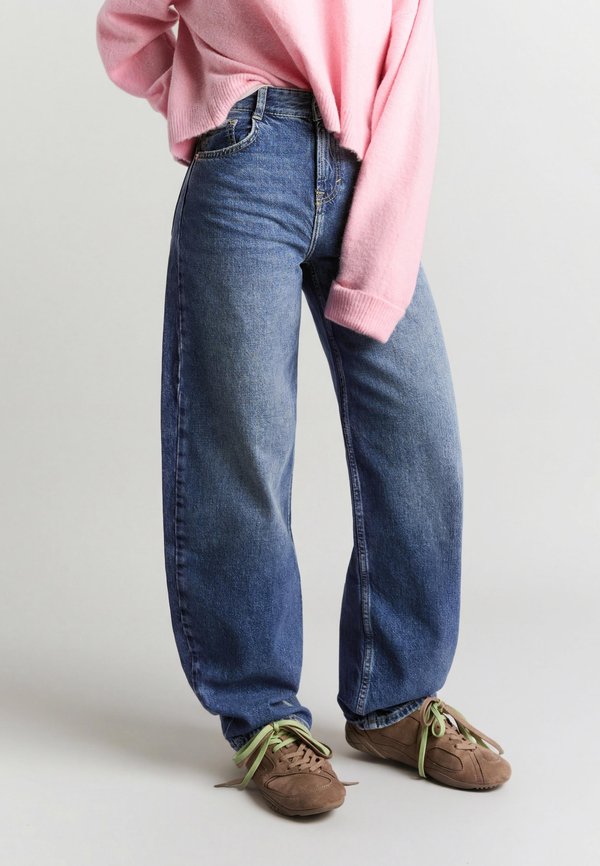 Bershka BARREL  - Baggy Jeans - dark blue