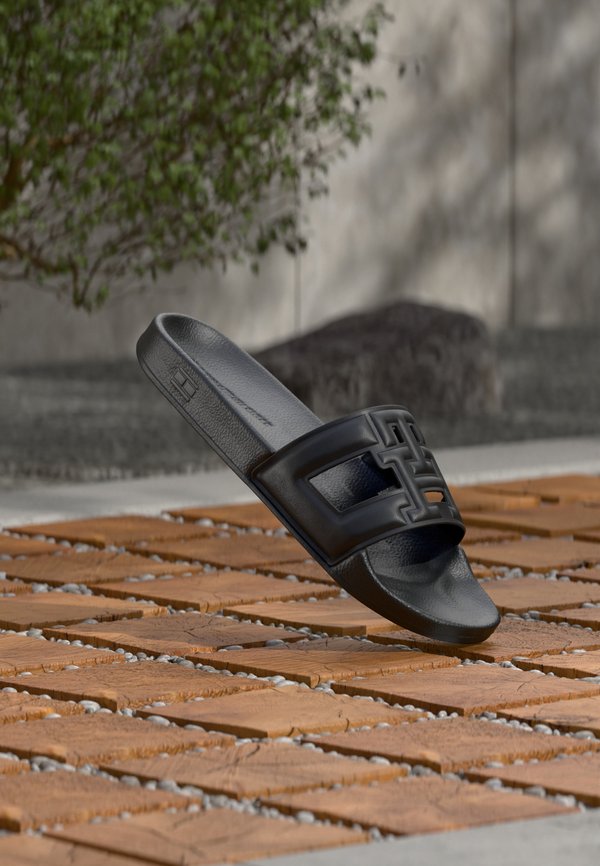 Tommy Hilfiger MONOGRAM POOL SLIDE - Mules - black