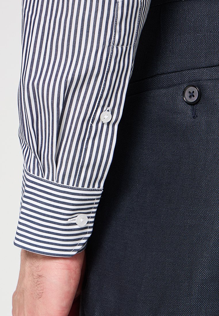 Michael Kors SLIM FIT