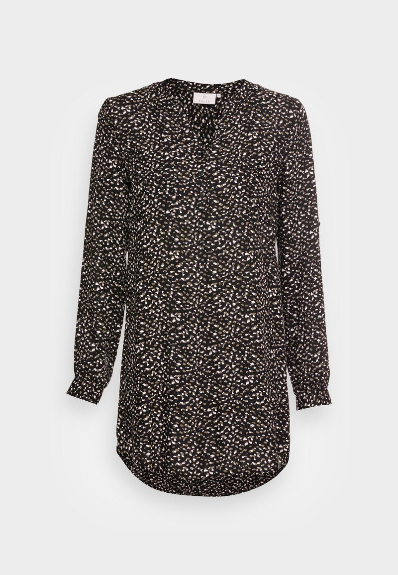 Schwarze Bluse mit langen Ärmeln, V-Ausschnitt und lockerer Passform, mit einem verstreuten weißen und hellbraunen Print. Weicher Stoff mit leicht strukturiertem Aussehen.