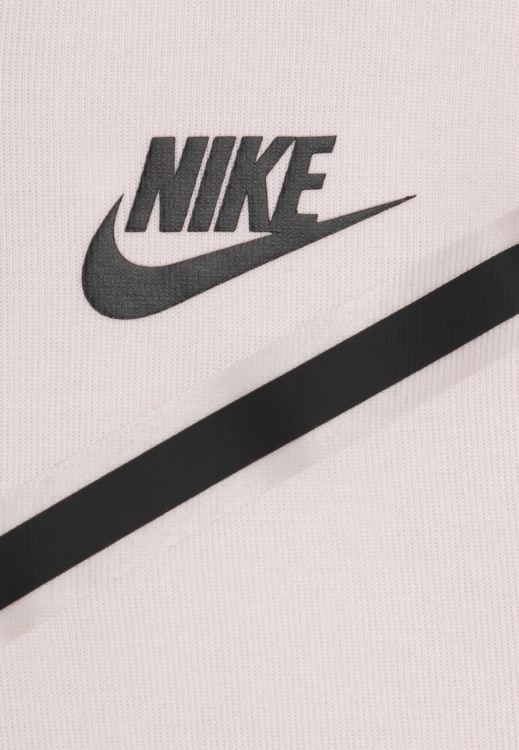 Nike Sportswear  TECH SET
