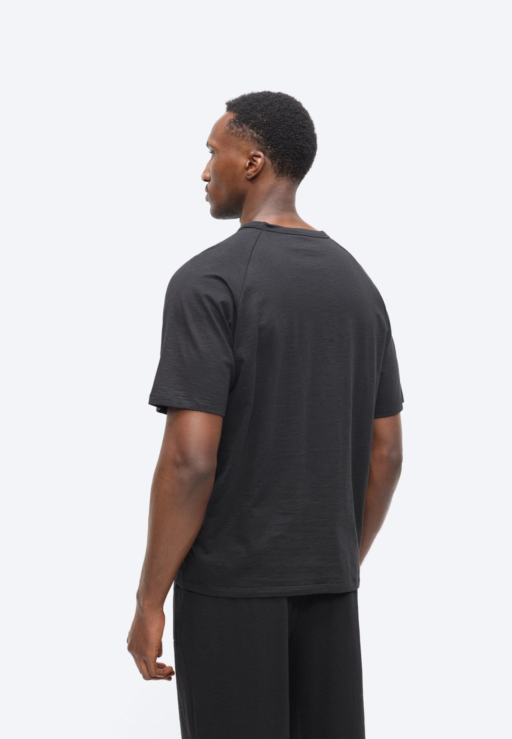 EVERYDAY ESSENTIALS TEE Media 5
