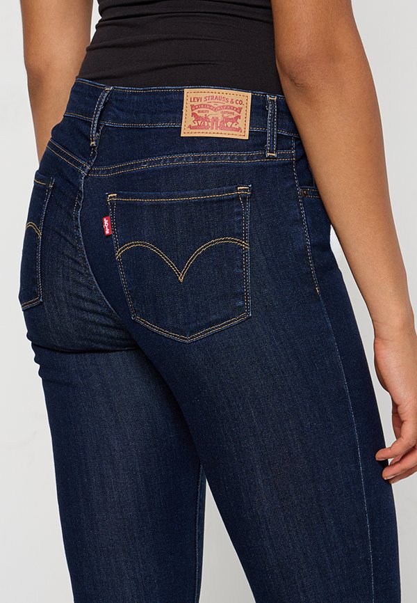 Levi's® ROLLING 311 SHAPING