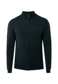 Schwarze Zip-up-Strickjacke mit hohem Kragen, gerippten Bündchen und glatter Textur. Dezentes Branding im Brustbereich.