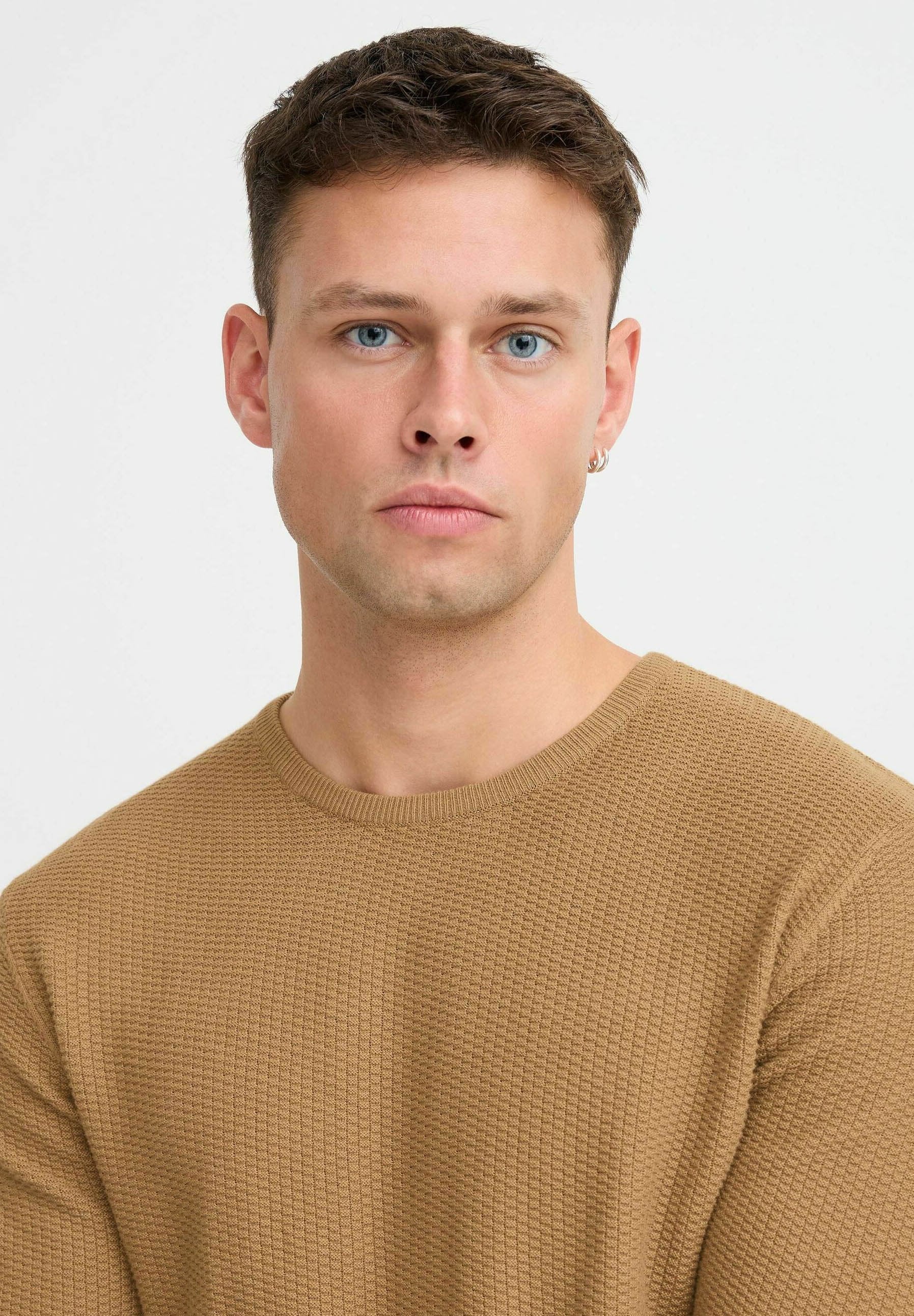 BHPULLOVER Media 5