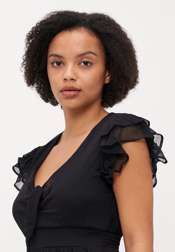 ONLY Petite ONLASTA LIFE PEEKABOO DRESS