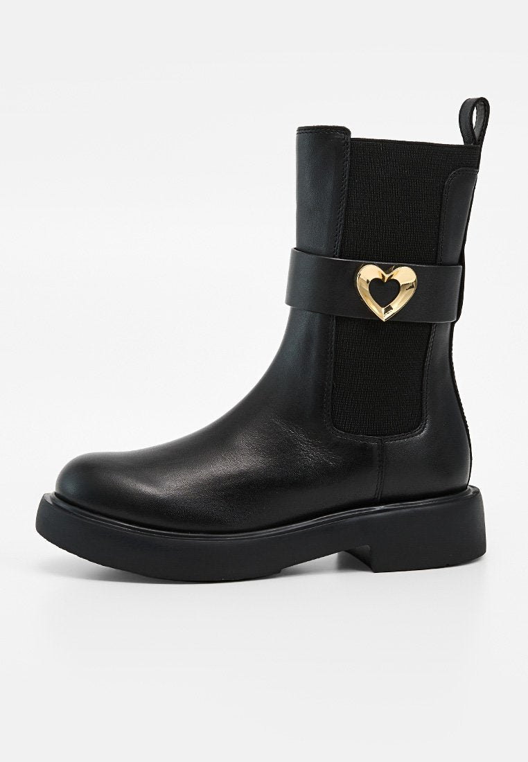 Love Moschino