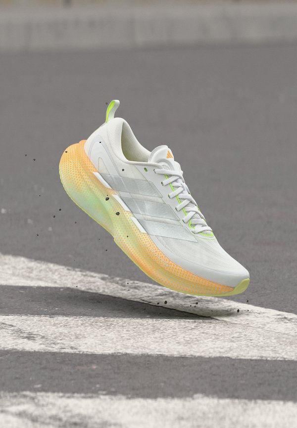 adidas Performance SUPERNOVA GLIDE M UNISEX - Road running shoes - footwear white/matte silver-coloured/signal green