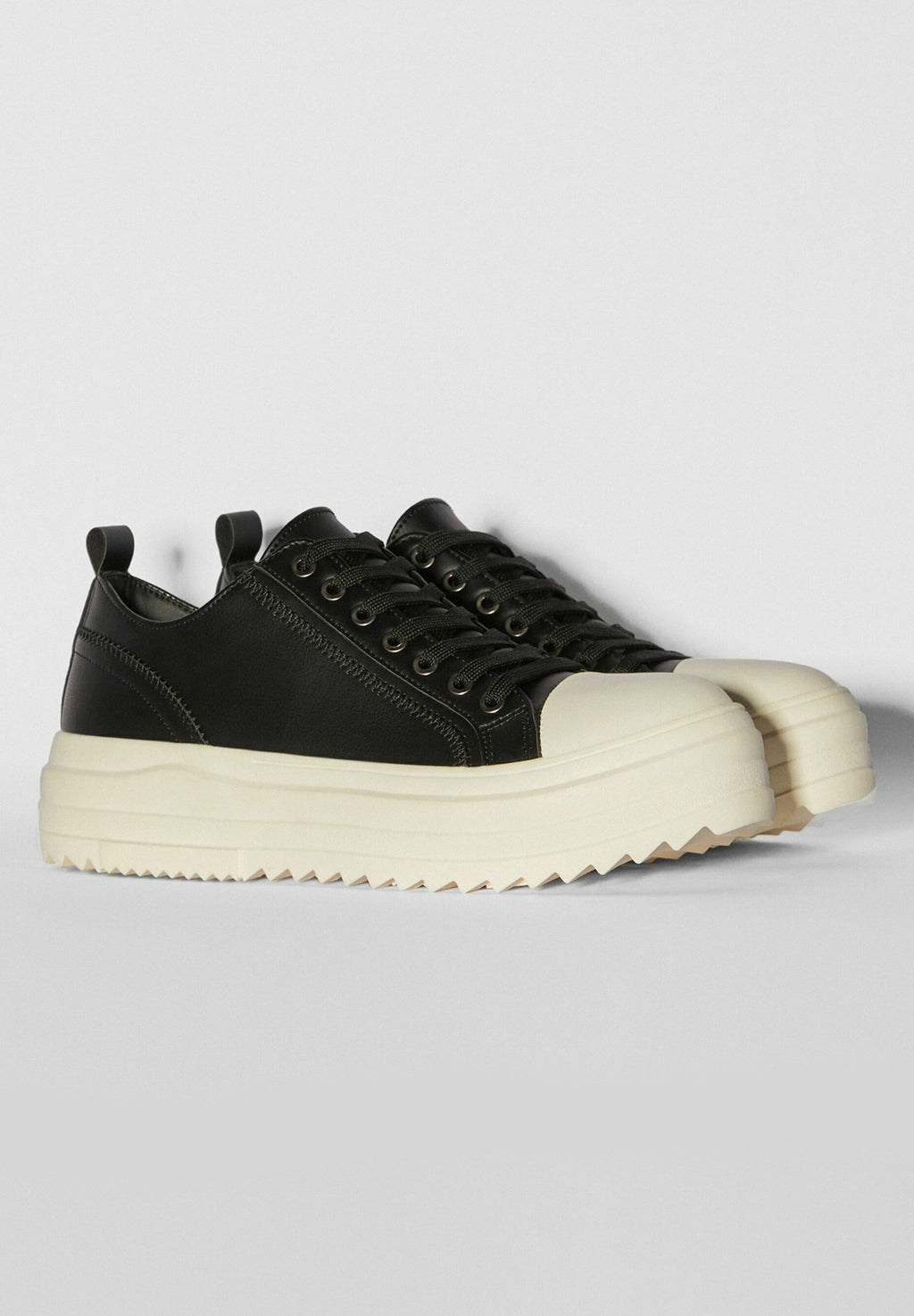 Bershka  AND TOECAP