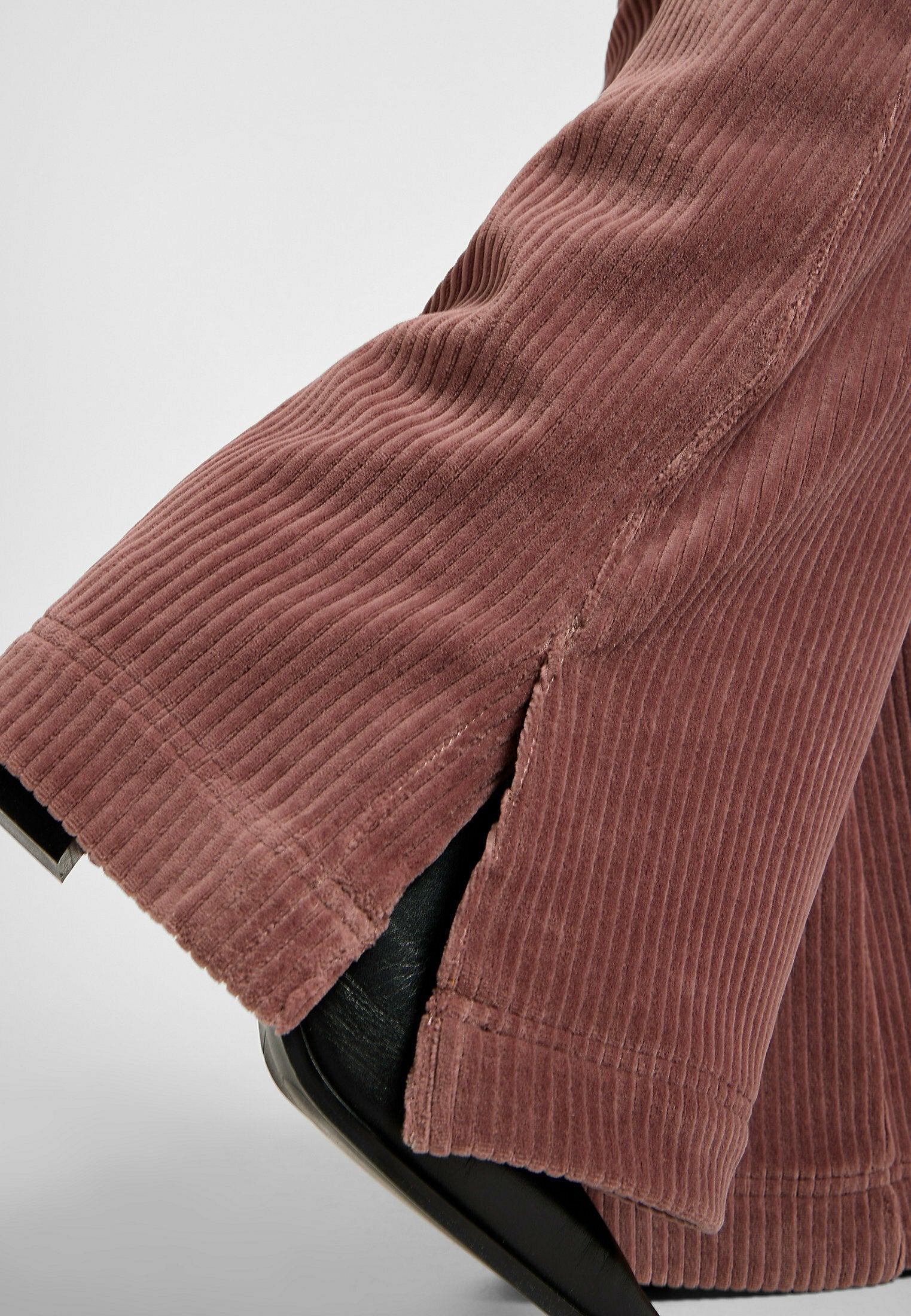 Lee PULL ON FLARE