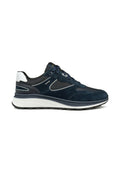Navy Wildlederschuhe mit strukturierter Oberfläche, weißer Gummisohle und kontrastierenden schwarzen Akzenten. Ausgestattet mit einer gepolsterten Innensohle und Schnürdesign.