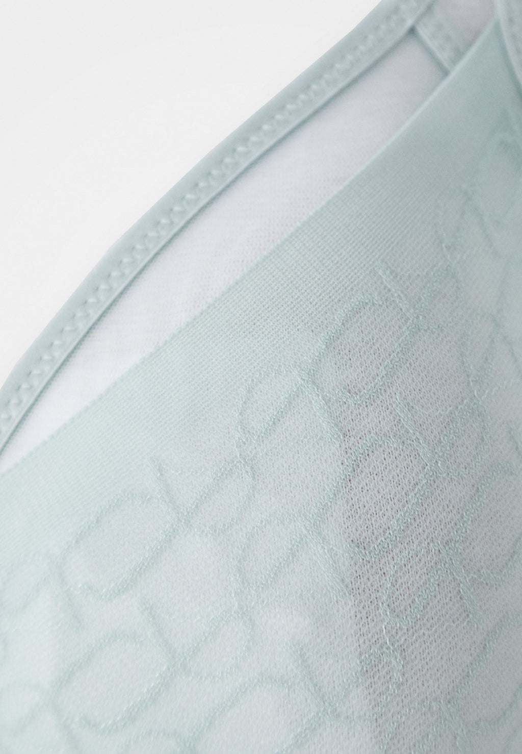 Triumph TRIUMPH SIGNATURE SHEER W01 EX