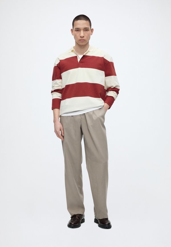 Les Deux REECE PLEATED SUIT PANTS