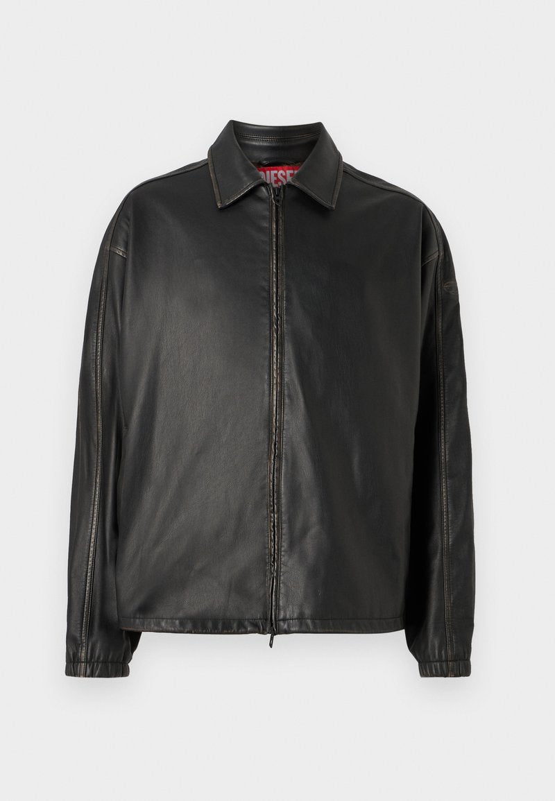 Schwarze Lederjacke mit einem Frontreißverschluss, klassischem Kragen und langen Ärmeln. Hat eine minimalistische Nahtführung und ein lässiges Schnittdesign.