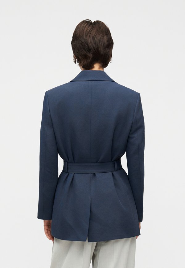 Calvin Klein CASUAL BELTED