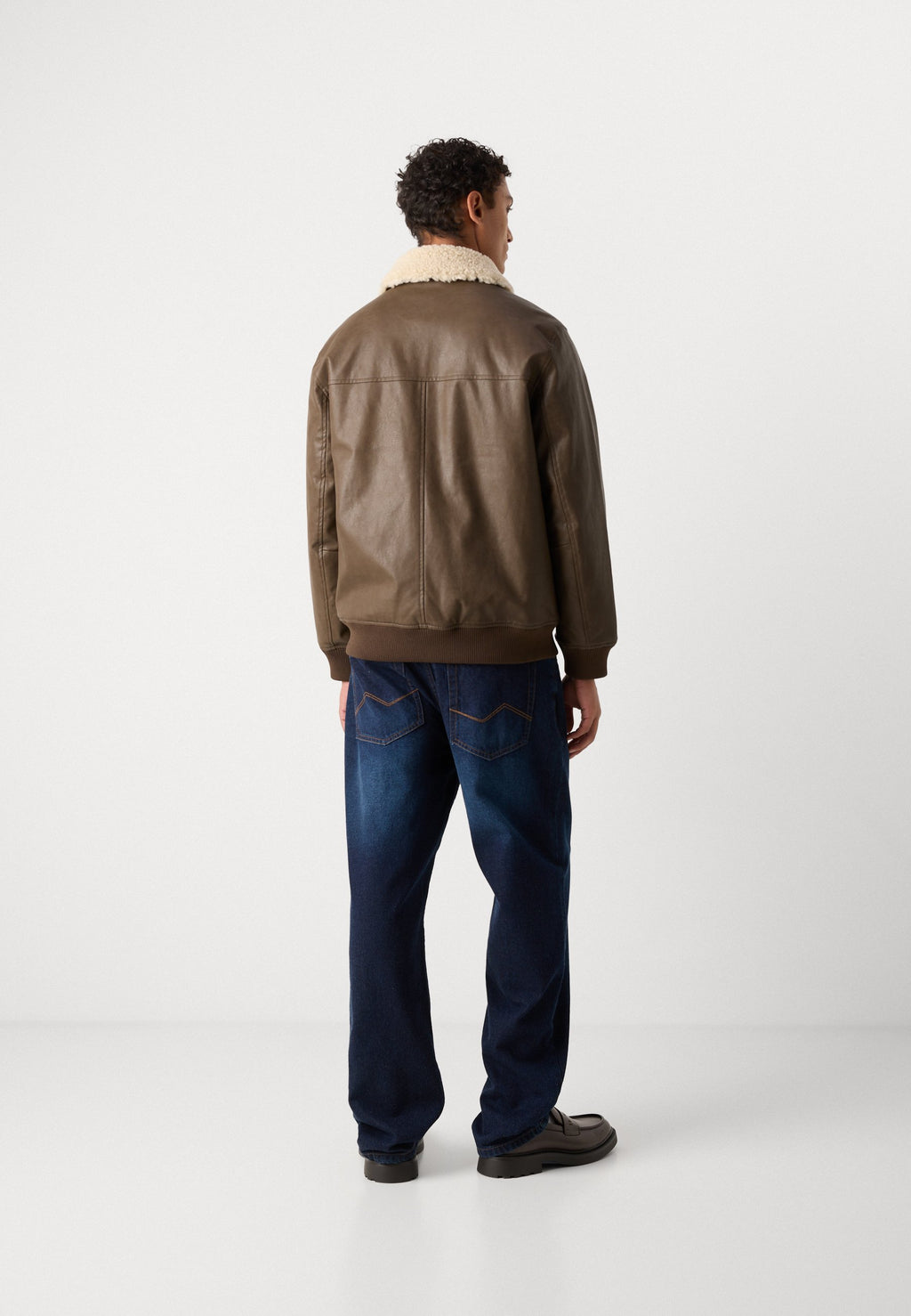 JACKET Media 5