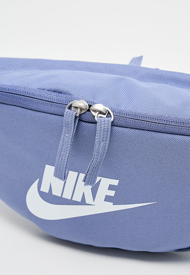 Nike Sportswear HERITAGE