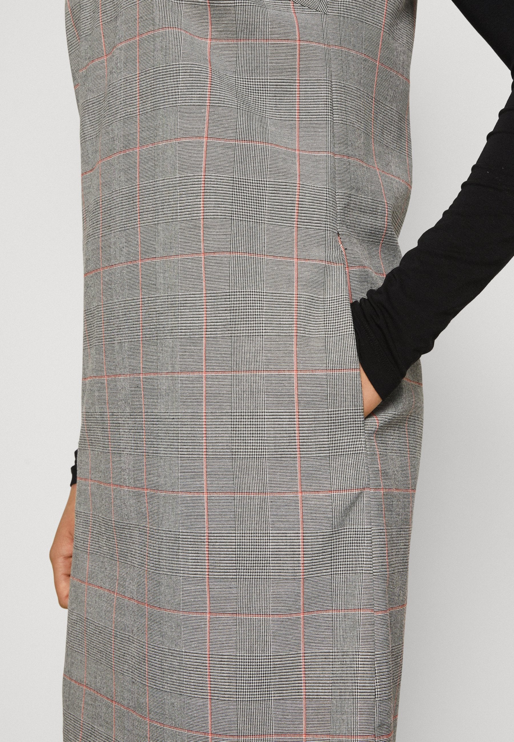 SHIFT DRESS Media 8