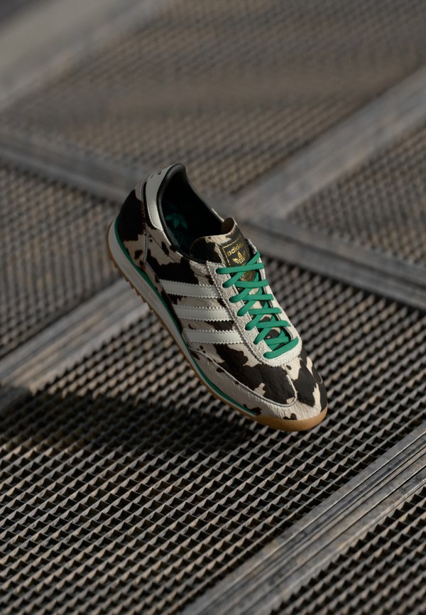 adidas Originals SL 72 OG - Trainers - core black/off white/court green