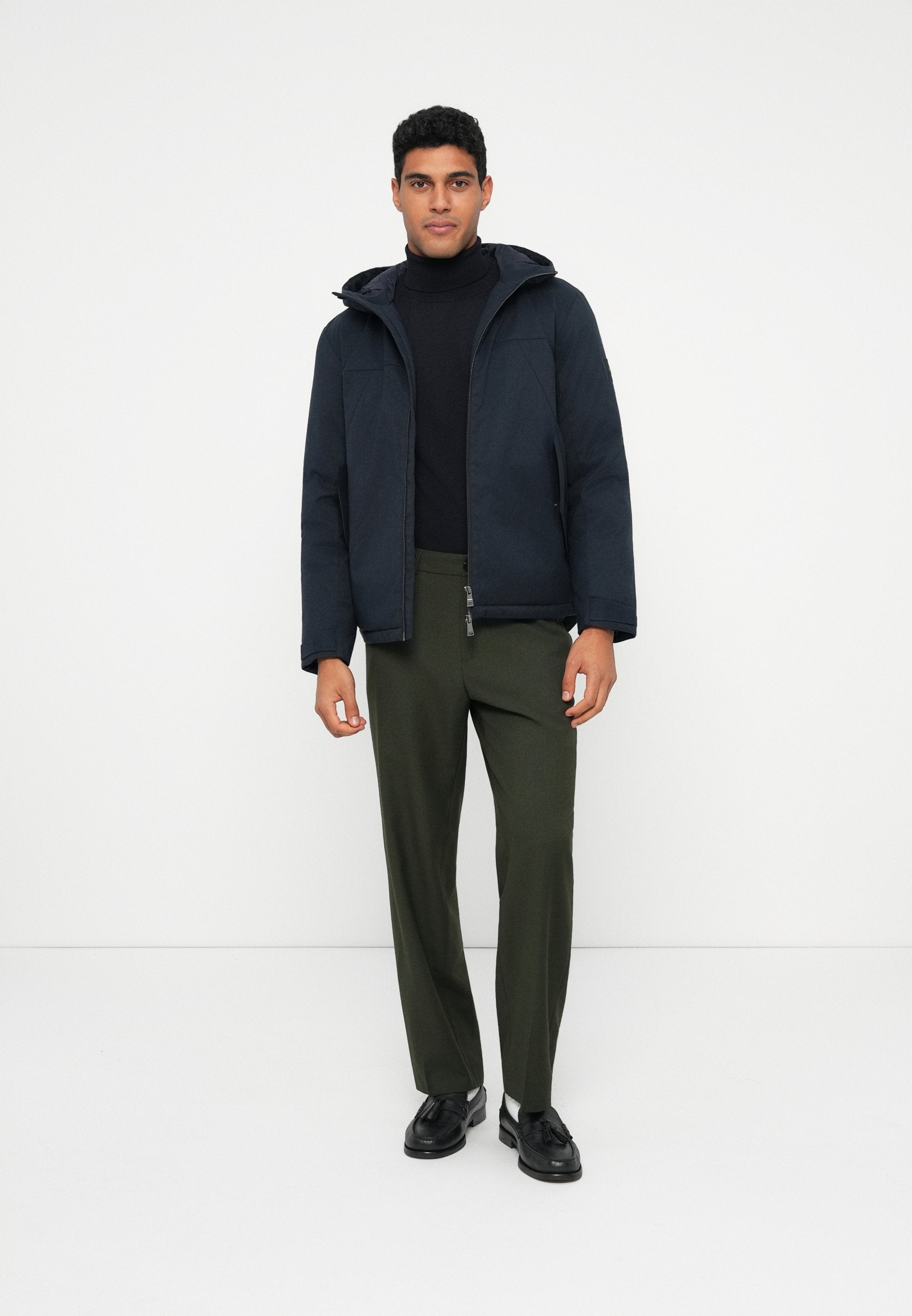HOODED SHORT PADDED  Media 2