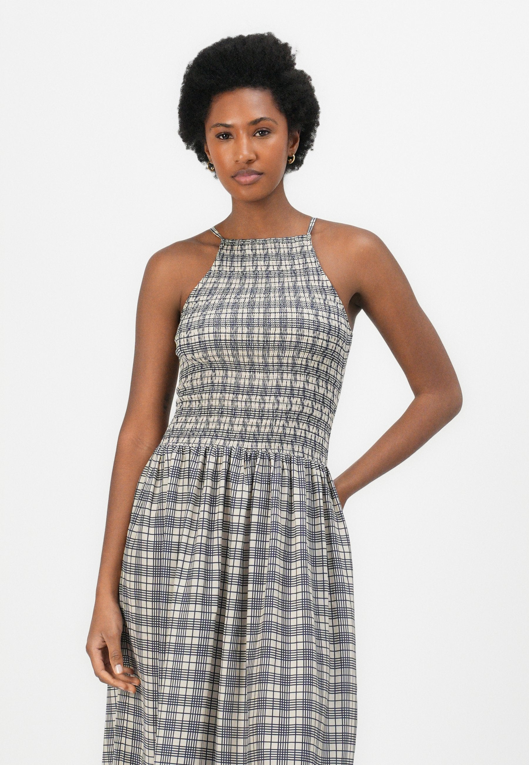 SHIRRED SLEEVELESS MIDI DRESS Media 5