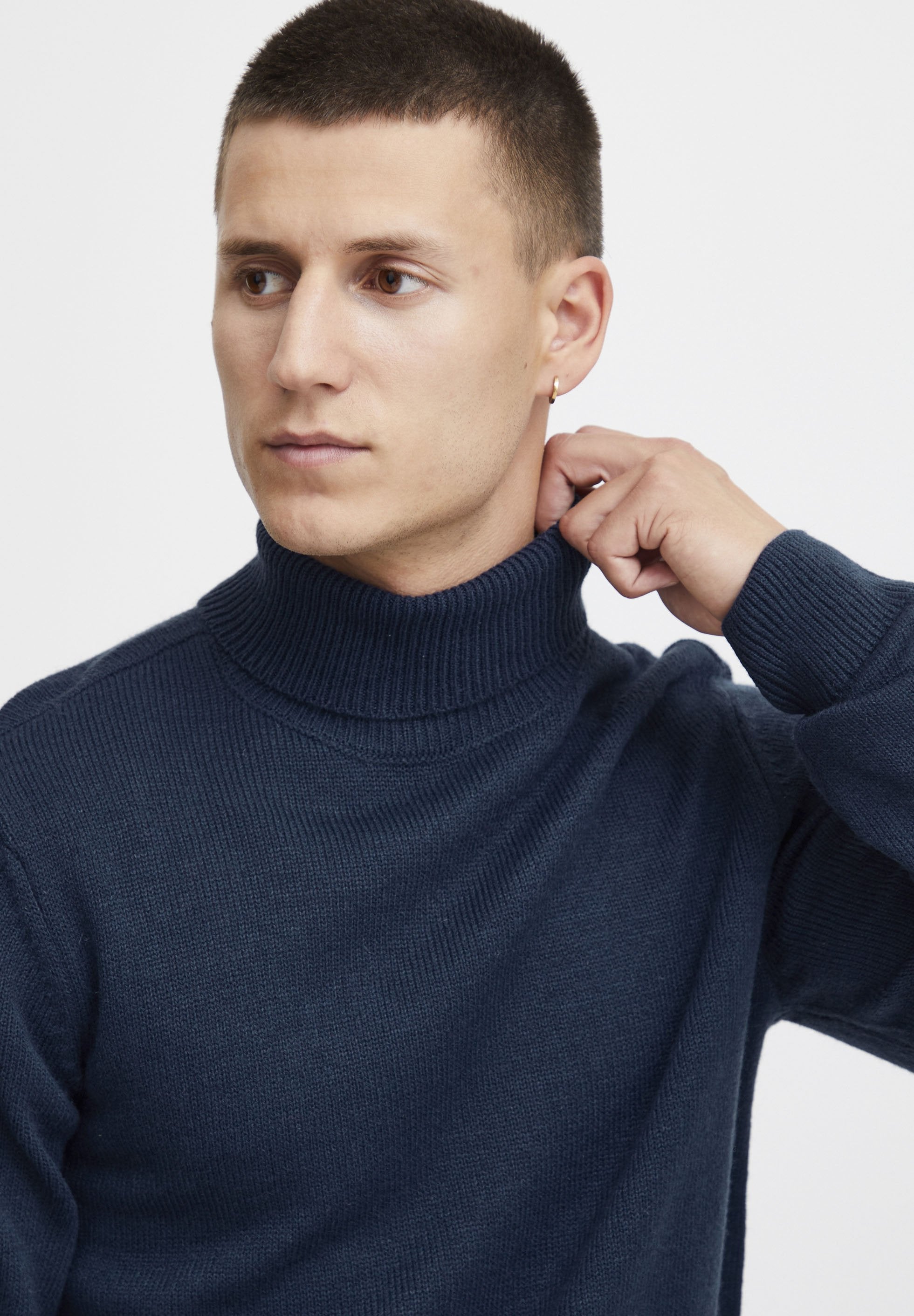 BHPULLOVER FINE KNIT ROLLNECK Media 5