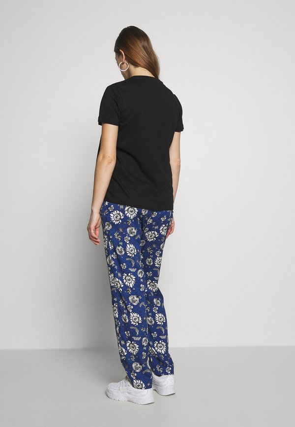 Queen Mum PANTS SINGAPORE