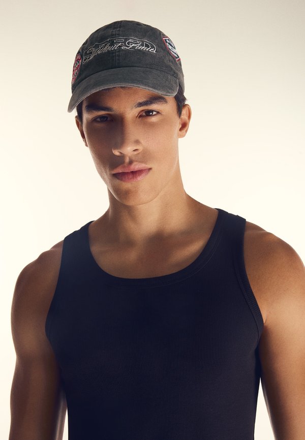 Bershka RACING WITH PATCHES - CAP - Cap - dark grey