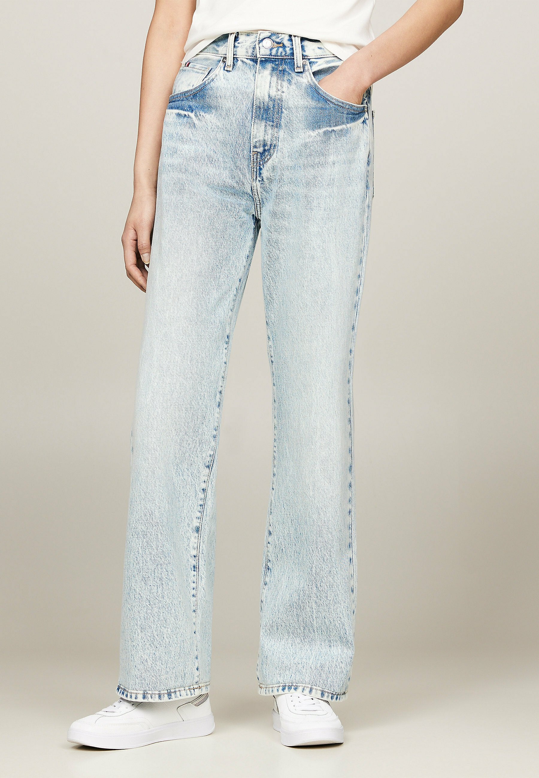 RELAXED BOOTCUT Media 3