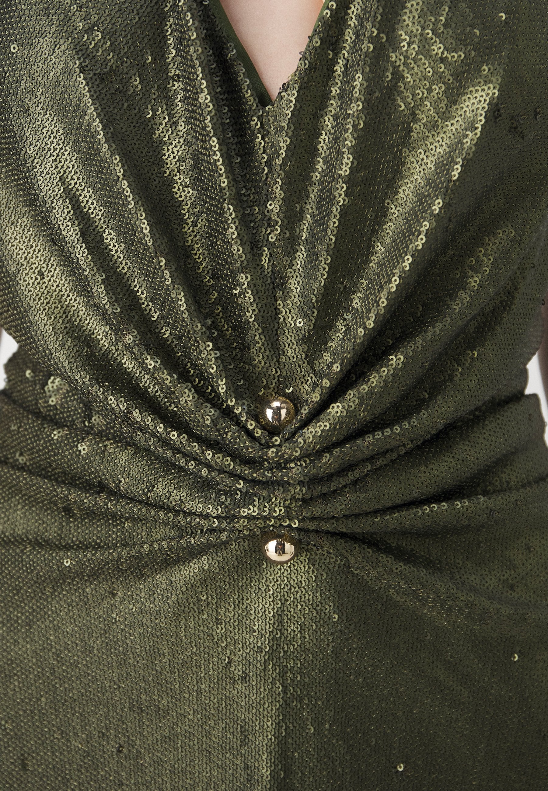 Halston CASSANDRA GOWN IN SEQUIN