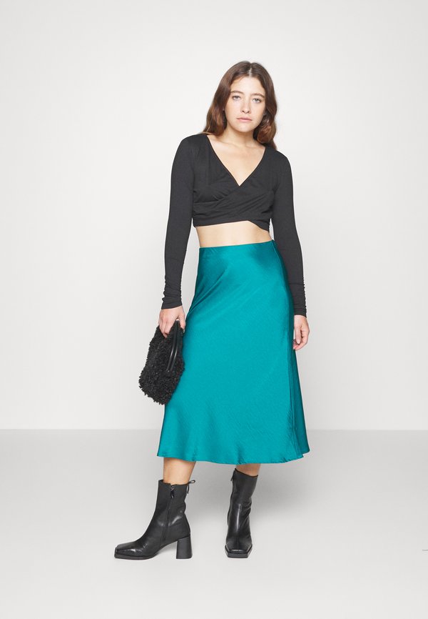 Vero Moda Petite VMINA CROSSOVER CROP