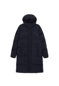 Langer schwarzer gepolsterter Wintermantel mit Kapuze, zwei frontalen Taschen und Reißverschluss, entworfen für kaltes Wetter.