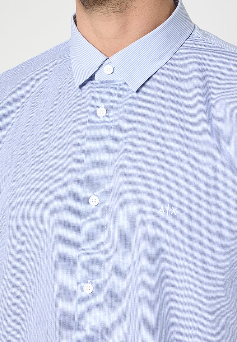 REGULAR FIT Media 2