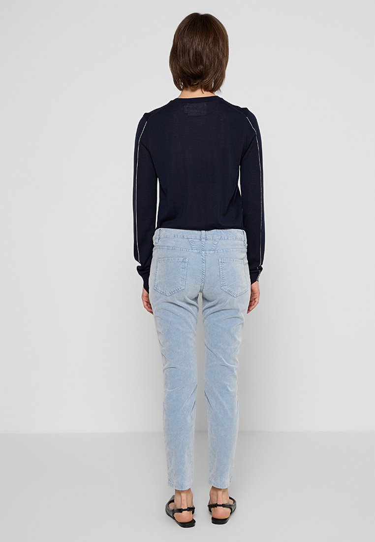 CLOSED STYLE NAME BAKER PANTS