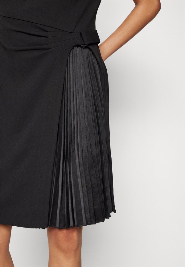 DKNY JEWEL NECK