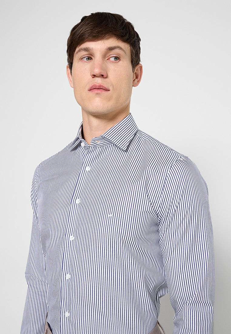 Michael Kors SLIM FIT