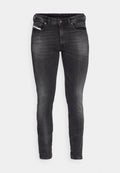 Schlanke Jeans aus dunkelgrauem Denim. Verfügt über ein Fünf-Taschen-Design, Gürtelschlaufen und eine subtile, abgenutzte Textur entlang der Beine.