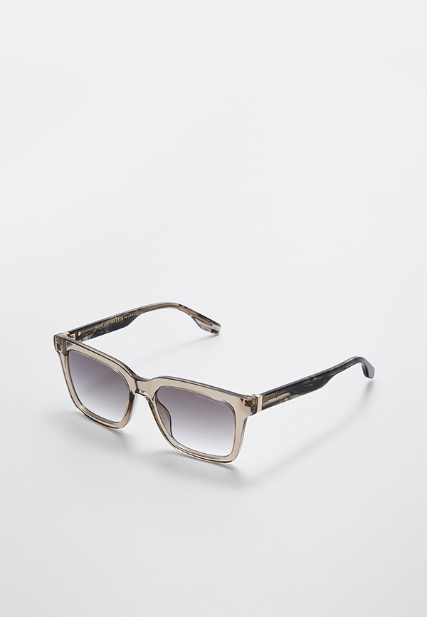 MARC JACOBS