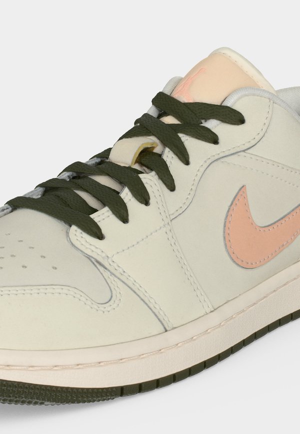 Jordan AIR JORDAN 1