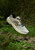 New Balance REBEL - Trail running shoes - offwhite