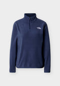 Marineblauer Fleece-Pullover mit hohem Kragen, halbem Reißverschluss vorne und weißem Markenlogo auf der linken Brust. Weiche Textur, lange Ärmel.