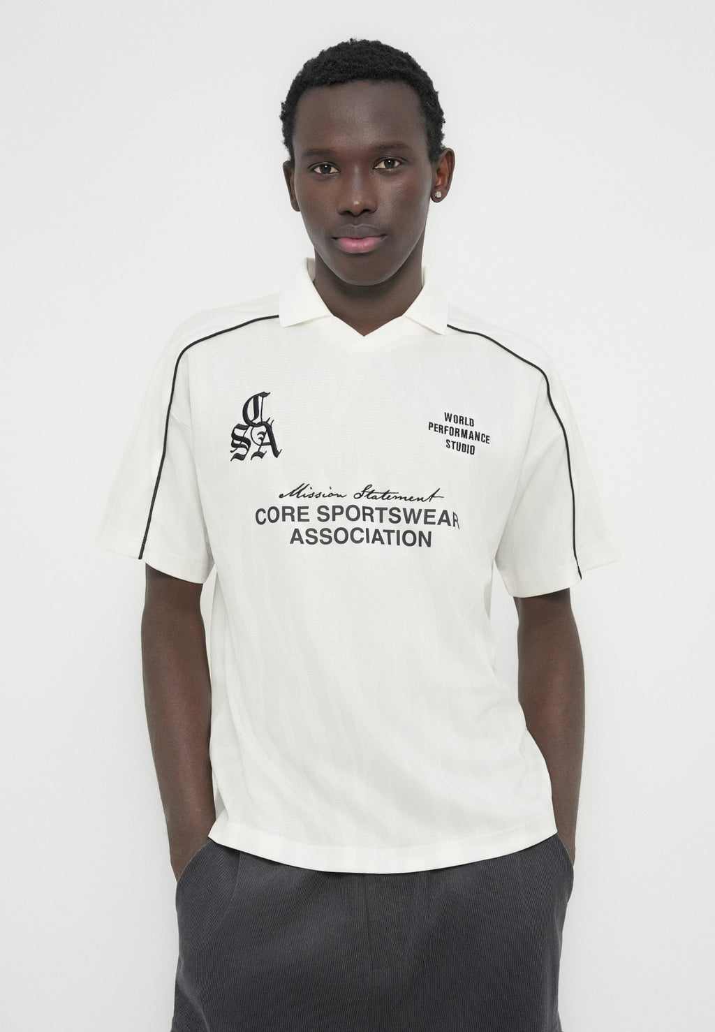 Jack & Jones JCODUST PIPING FOOTBALL OPEN COLLAR