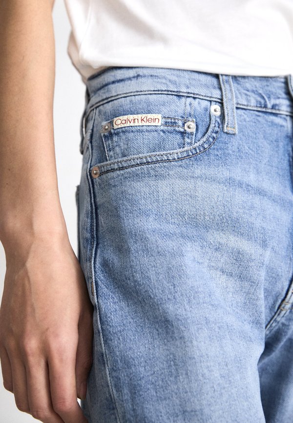 Calvin Klein Jeans AUTHENTIC