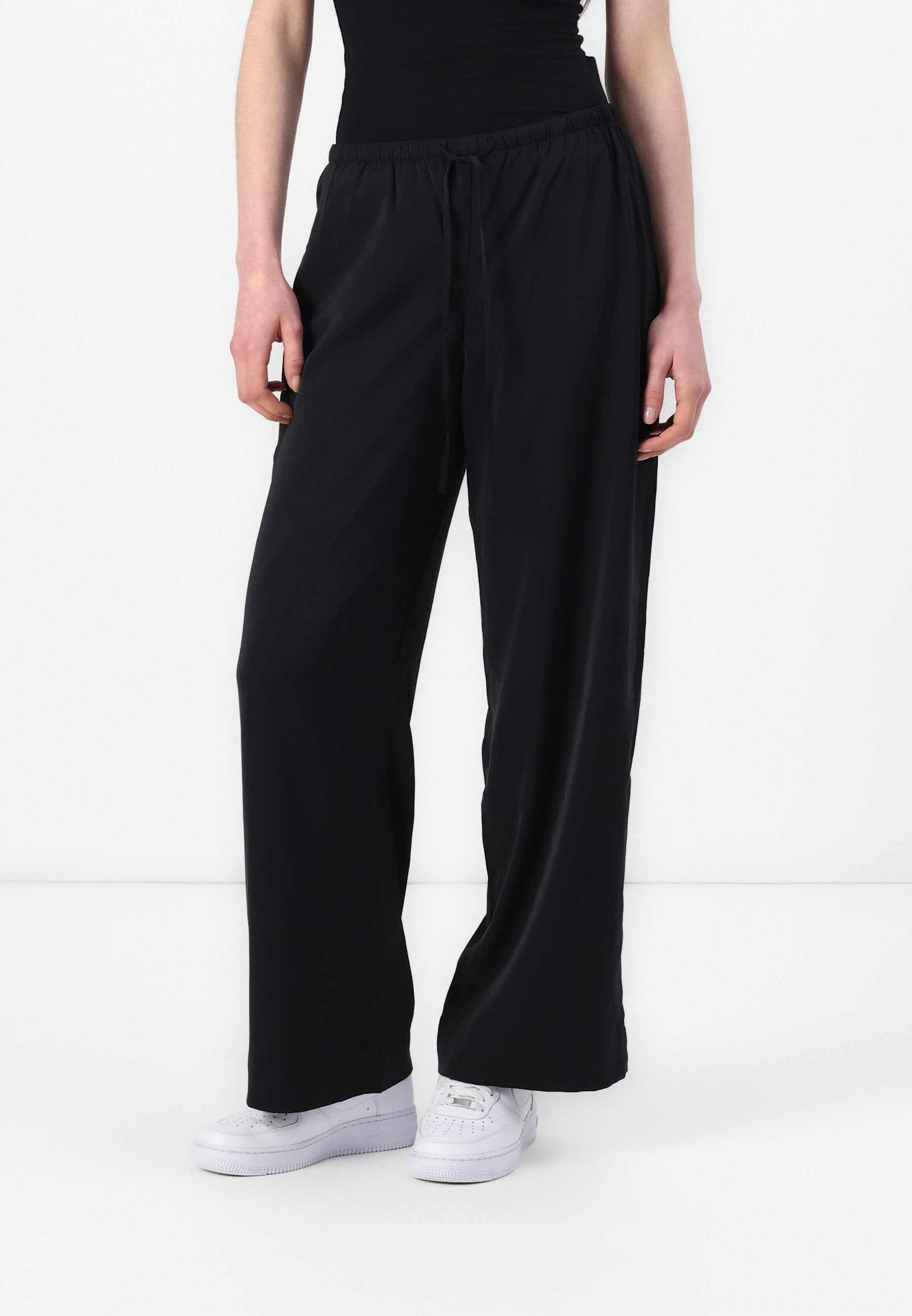 Abercrombie & Fitch Drapey Wide Leg Pull-On Pant