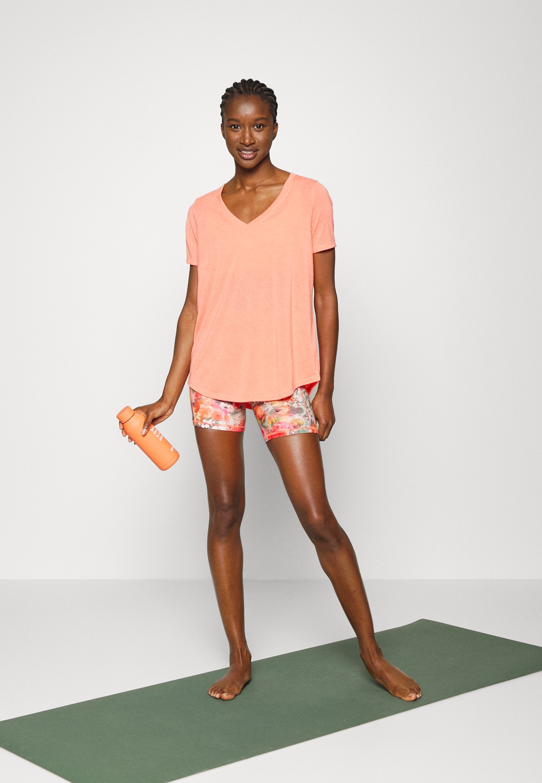 Athleta BREEZY SCOOP V NECK TEE