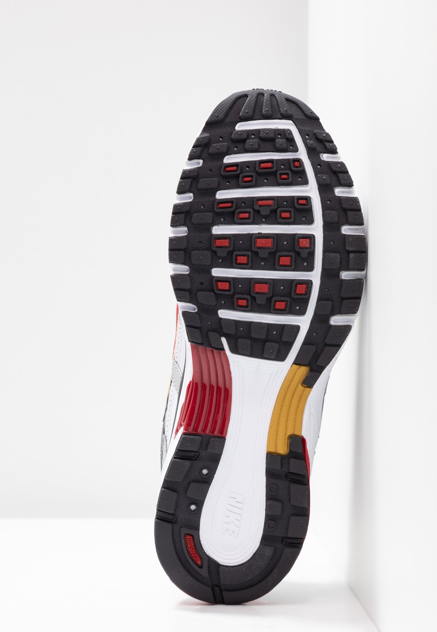 Nike Sportswear P 6000