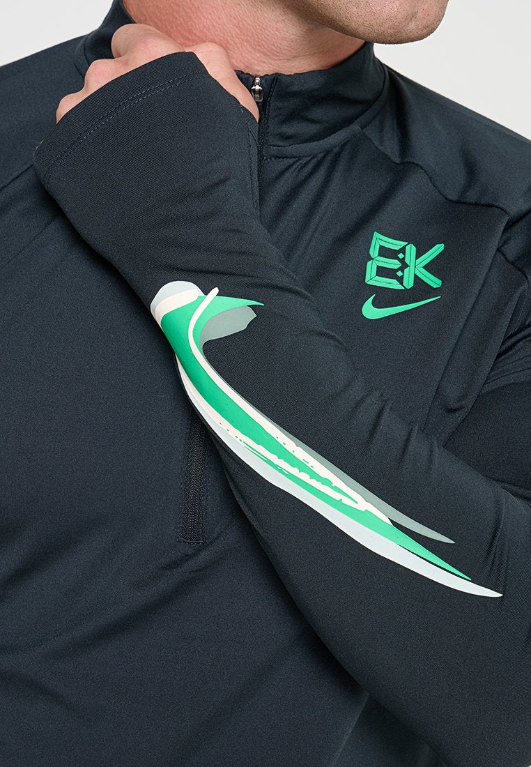 Nike Performance